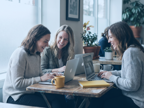 7 Ways a Female Founders Network Helps You Grow (and How to Pick One)
